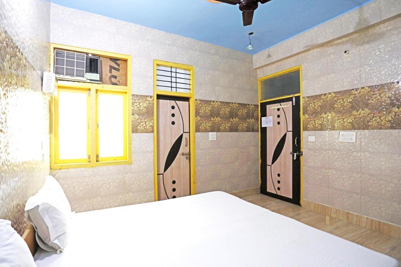 OYO 44361 Shri Lajjaram Ashram Hotel Vrindavan Bagian luar foto